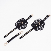 Черный фигурные оковы с золотистой фурнитурой - Crazy Handmade - купить с доставкой в Саратове Черный фигурные оковы с золотистой фурнитурой - Crazy Handmade - купить с доставкой в Саратове