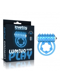 Голубое, светящееся в темноте виброкольцо Lumino Play Vibrating Penis Ring - Lovetoy - в Саратове купить с доставкой