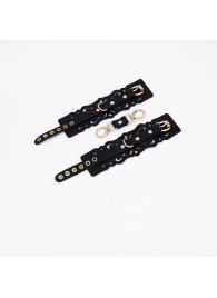 Черные кожаные наручники с узорами и золотистой фурнитурой - Crazy Handmade - купить с доставкой в Саратове