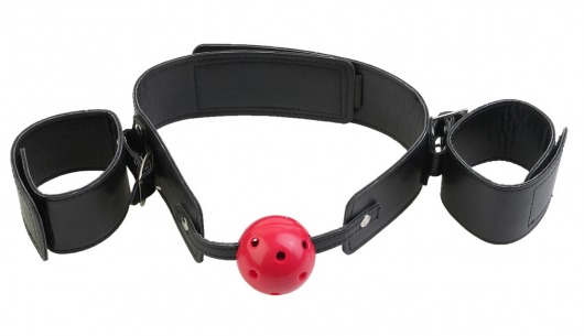 Кляп-наручники с красным шариком Breathable Ball Gag Restraint - Pipedream - купить с доставкой в Саратове