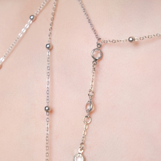 Оригинальная золотистая подвеска на тело с бусинками - Сима-Ленд купить с доставкой