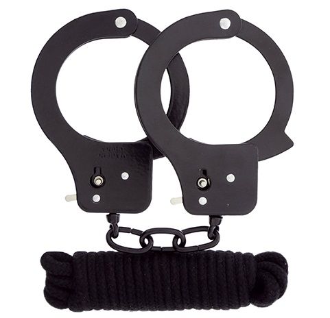 Чёрные наручники из листового металла в комплекте с веревкой BONDX METAL CUFFS LOVE ROPE SET - Dream Toys - купить с доставкой в Саратове